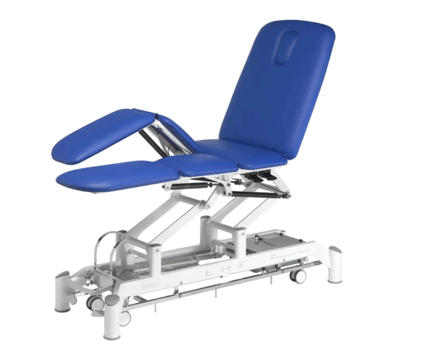 Table de soins électrique professionnelle CHAGALL NEO : 6 sections, avec dossier électrique, accoudoirs pivotants et repose-jambes indépendants.